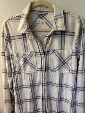 Light Gray Plaid Button-Up Shirt